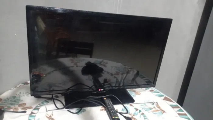 Vendo tv 32 não é smart 