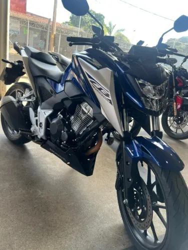 Honda CB 300F Twister Azul 400KM 2026 Oportunidade!