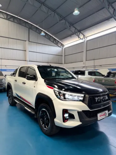 Toyota Hilux CD Gr-s 4X4 2.8 TDI Dies. Aut. 2020
