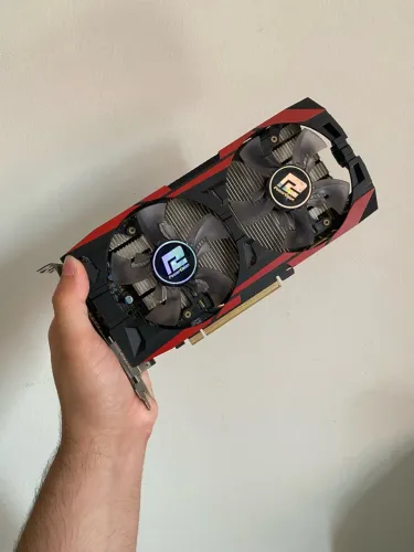 Placa de vídeo Radeon R7 370 4 Gb