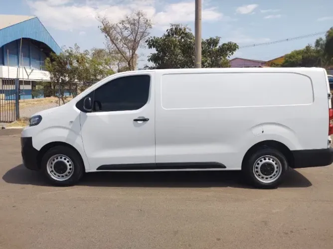 Peugeot Expert Cargo 1.5 Turbo Diesel 2023