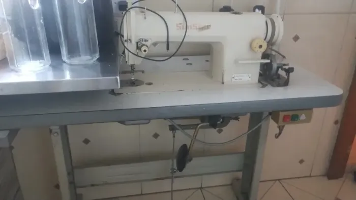 Máquina de costura