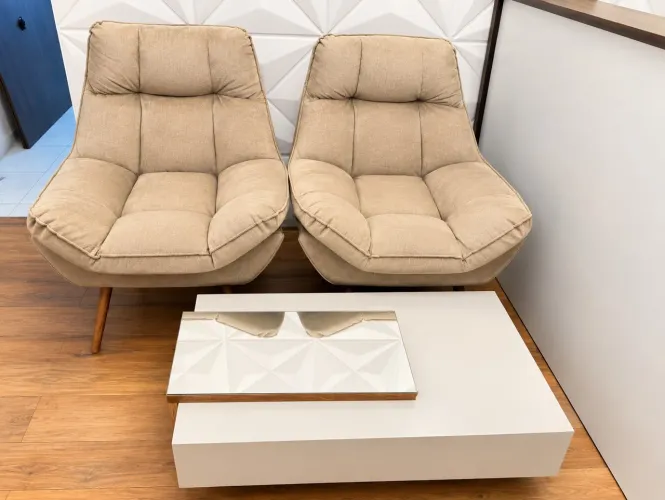 Conjunto de Poltronas com mesa de centro