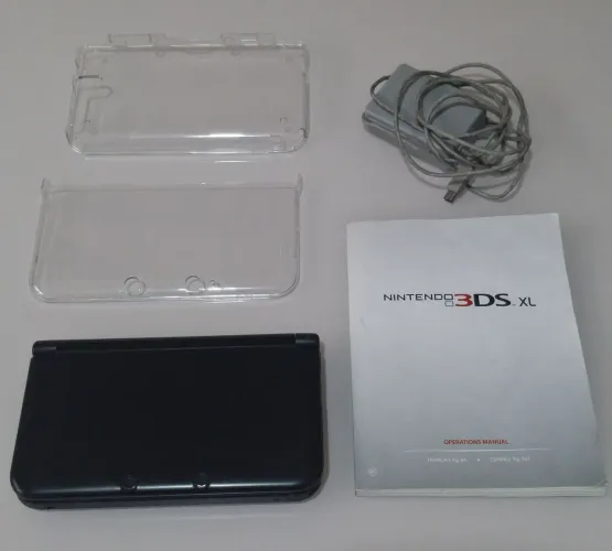 Nintendo 3DS XL desbloqueado em excelente estado + Manual