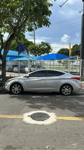 Hyundai Elantra GLS 1.8 16V Aut. 2012