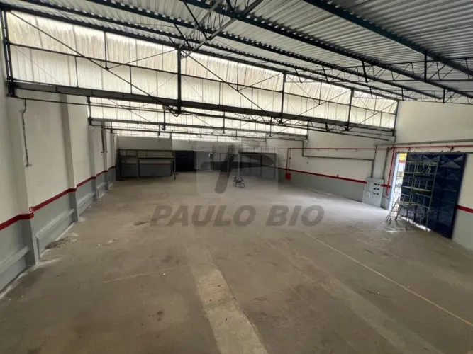 Galpão industrial para alugar no Bairro Centro em Diadema - SP