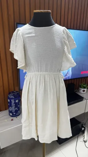 Vestido off-white Zara TAM 13-14