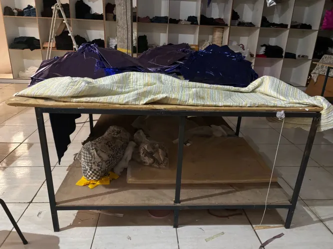 Mesa de metalon para corte ou outras finalidades 