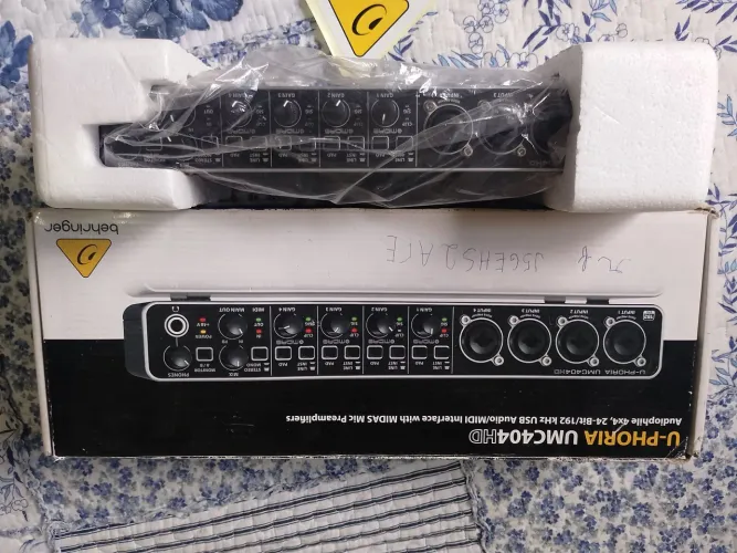 UMC404 Hd