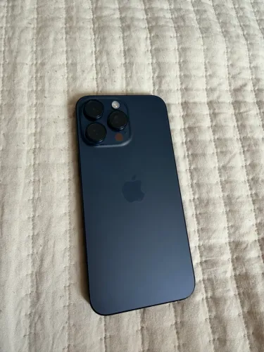 iPhone 15 pro max Titanium azul