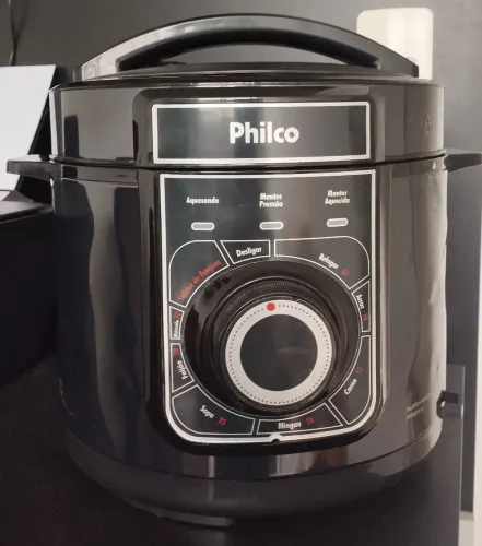 Panela de pressão elétrica. 