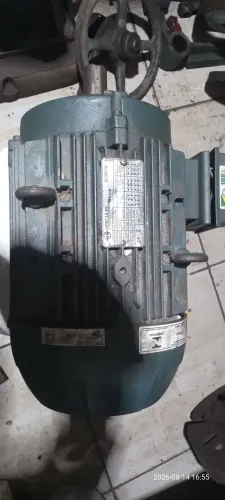 Vendo motor trifásico de 3CV novo
