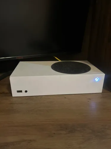 Xbox Series S - 1 controle + pilhas recarregáveis