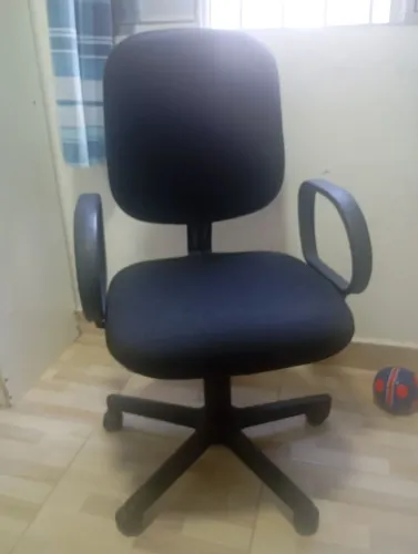 Cadeira de escritório giratória