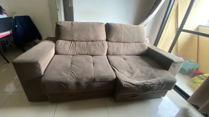 Mesa e sofá 380,00