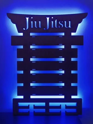 Suporte Expositor Para Faixa Jiu-jitsu 5 Espaço Com Led Na Parte De Traz 75x60