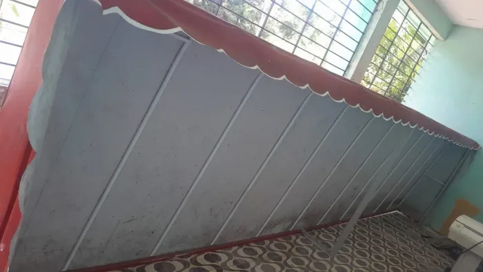 Vendo um toudo medindo 5metros e meio de comprimentos e 1 metro e meio de largura 