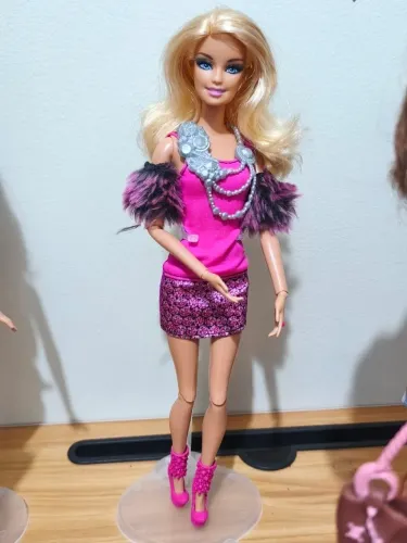 Barbie fashionista clutch wave 2 completa