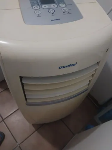Ar condicionado portátil 9000 btus òtimo estado 