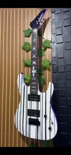 Guitarra Jackson j11 personalizada