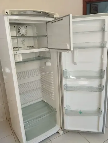 Geladeira seminova - Frost Free