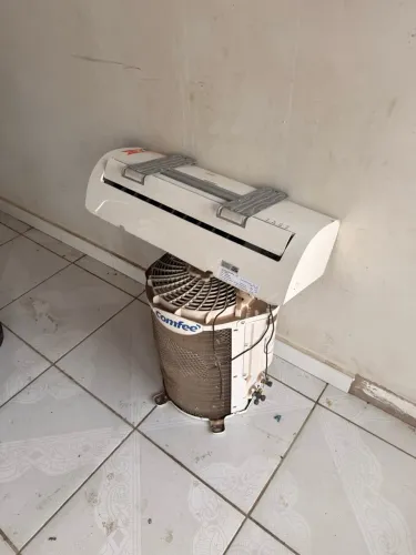 Ar condicionado Midea Confee (não é inverter)