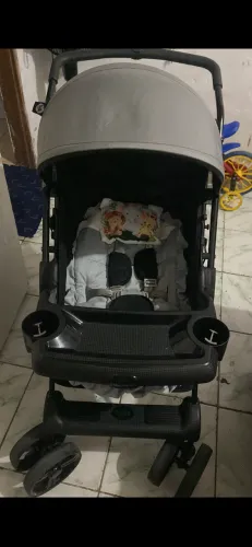 Vendo carrinho de bebê