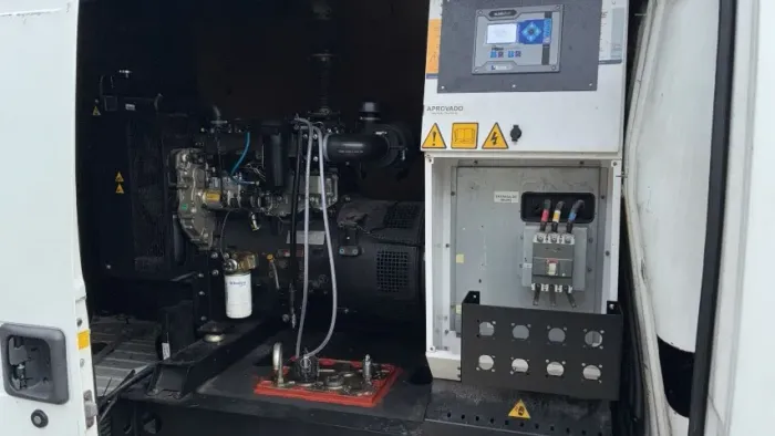 Gerador STEMAC 55/50 kVA (55kVA/50kVA) 2016