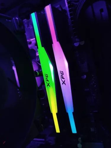 Memórias XPG 16GB 3600mhz CL18