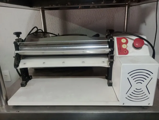 cilindro laminador elétrico de massas (ou sovador