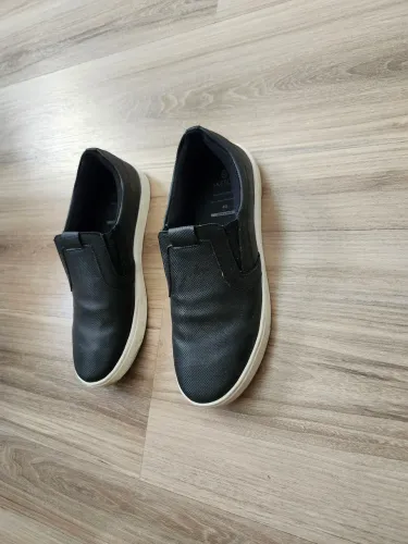 Tenis preto novo