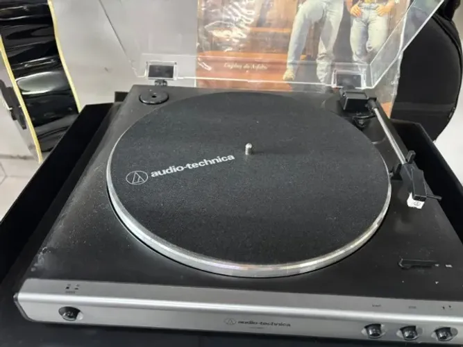 Toca-Discos Audio-Technica AT-LP60X | Completo + Vinil de Brinde