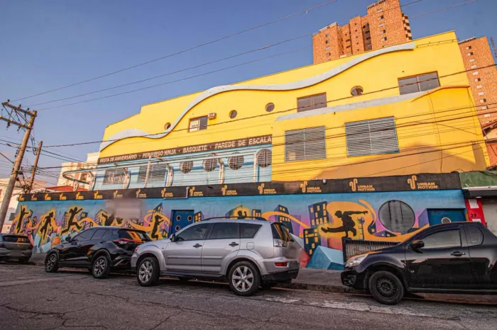 Galpão na Avenida Otacílio Tomanik, 397 450 m²