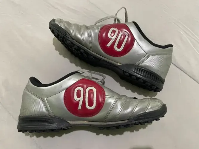 Chuteira Nike Total90 Society