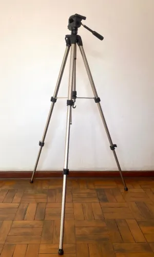 Tripé Greika C/ Defeito Wt 1,65m Pedestal Suporte Câmera