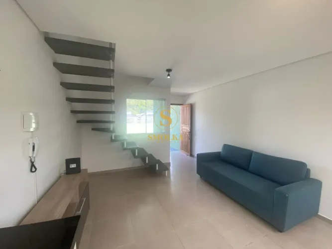 Sobrado geminado com 67 m² e 2 dormitórios no Rio Tavares