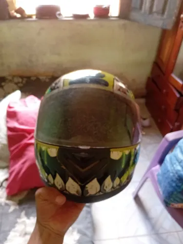 Vende-se capacete Peels fechado