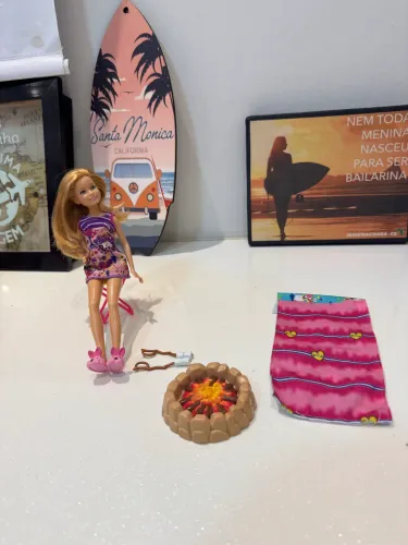 Barbie stacie acampamento