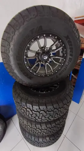 Jogo de Roda Fuel 17? + Pneus XBRI 315