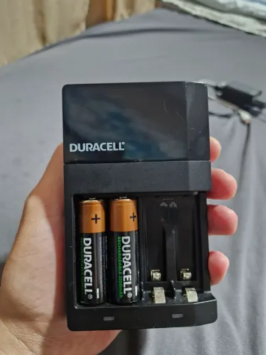 Carregador de Pilhas Duracell