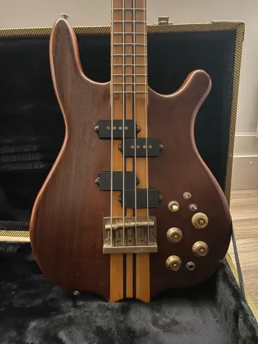 Baixo Giannini AE014b (Alembic)