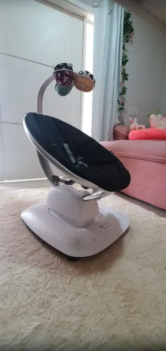 Cadeira musical de balanço infantil mamaroo 5.0