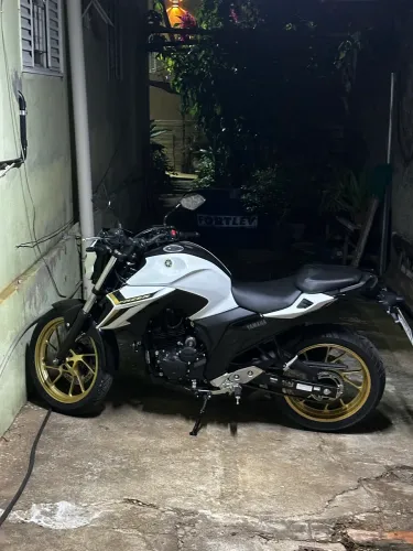 Yamaha Fazer FZ25 2025 disponível para locação em Belo Horizonte/MG.
