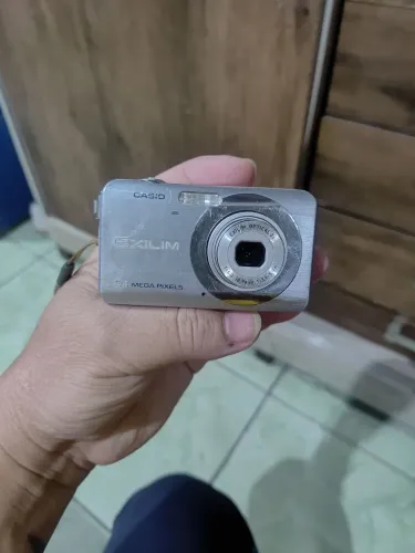 Camera digital Casio EXILIM 8.1 MP