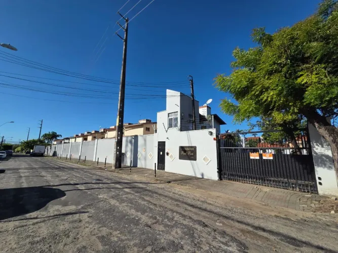 Casa à Venda - Sapiranga, Fortaleza