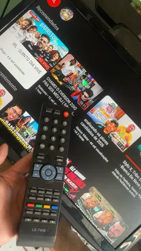 Tv AOC 42 Polegadas Digital sem nenhum detalhe, funcionando tudo