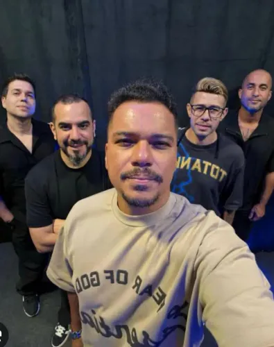 CAMISETA SHOW SORRISO MAROTO 08/11