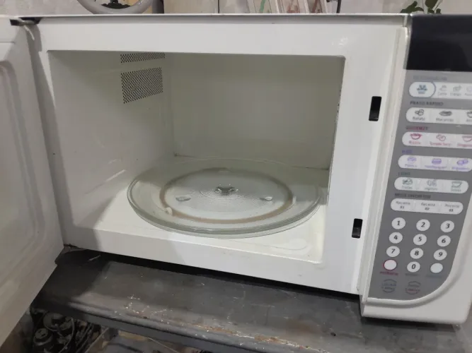 Microondas 31 litros 220v