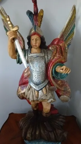Vendo um anjo SÃO MIGUEL