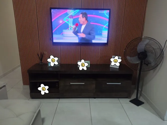 Rack em bom estado , madeira boa